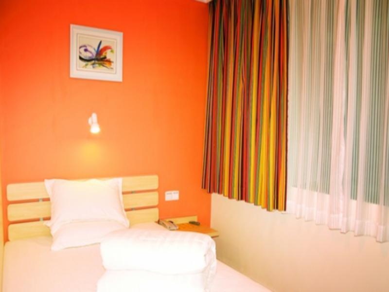 7 Days Inn Guangzhou Tianhe Yantang Metro Branch Экстерьер фото